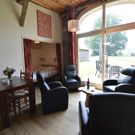 Quaint Farmhouse In Geesteren With Meadow View מראה חיצוני תמונה