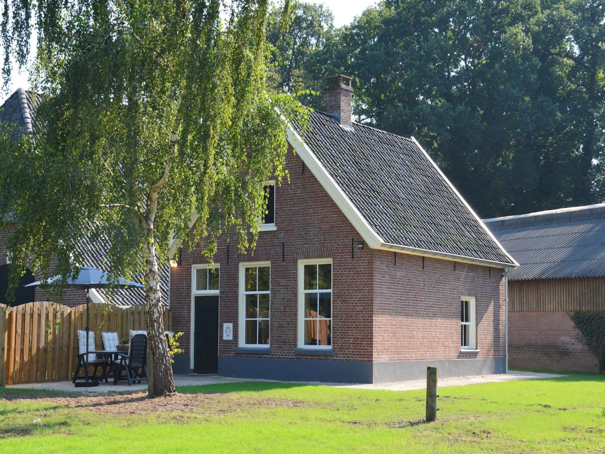 Quaint Farmhouse In Geesteren With Meadow View מראה חיצוני תמונה