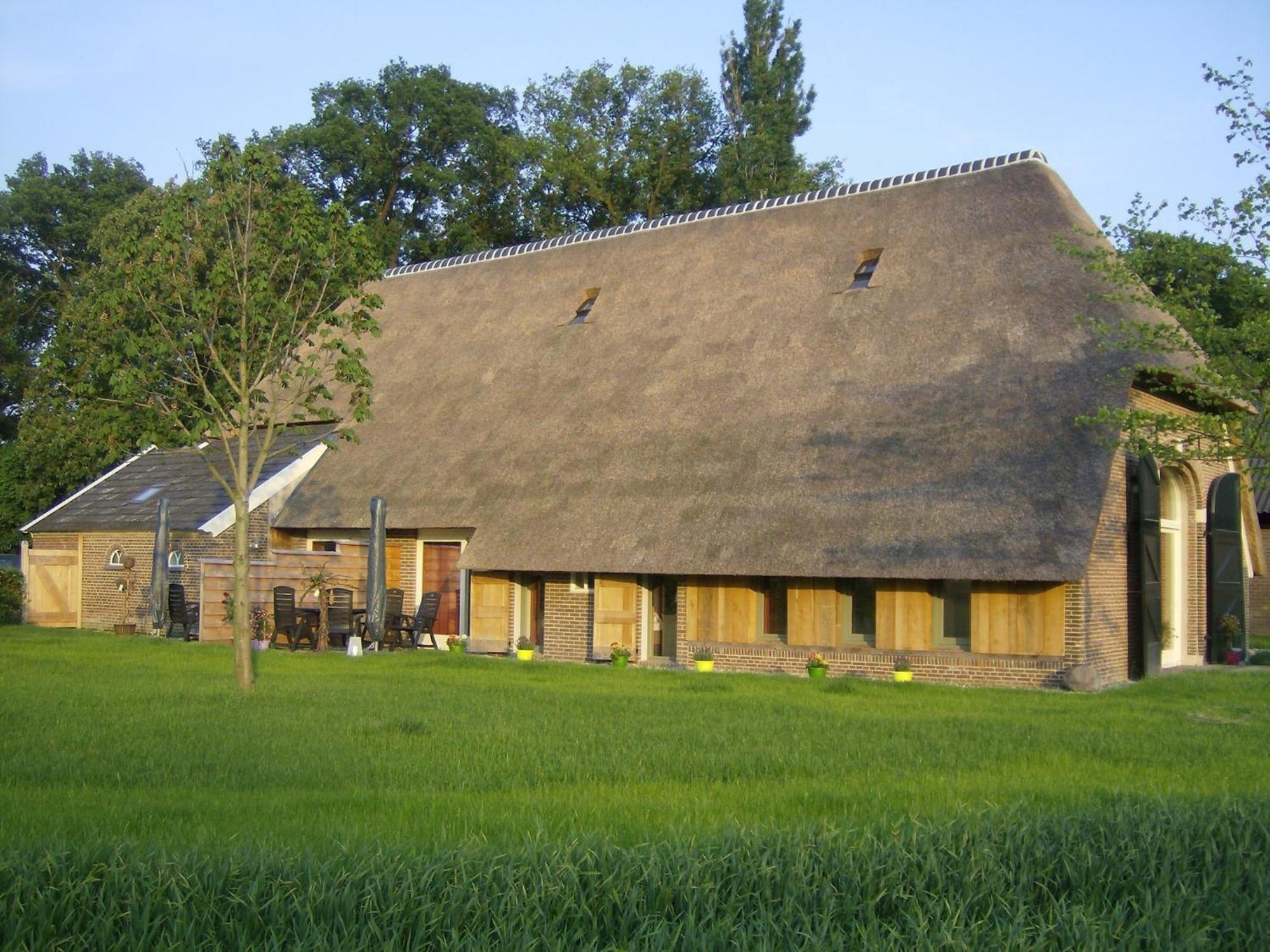 Quaint Farmhouse In Geesteren With Meadow View מראה חיצוני תמונה