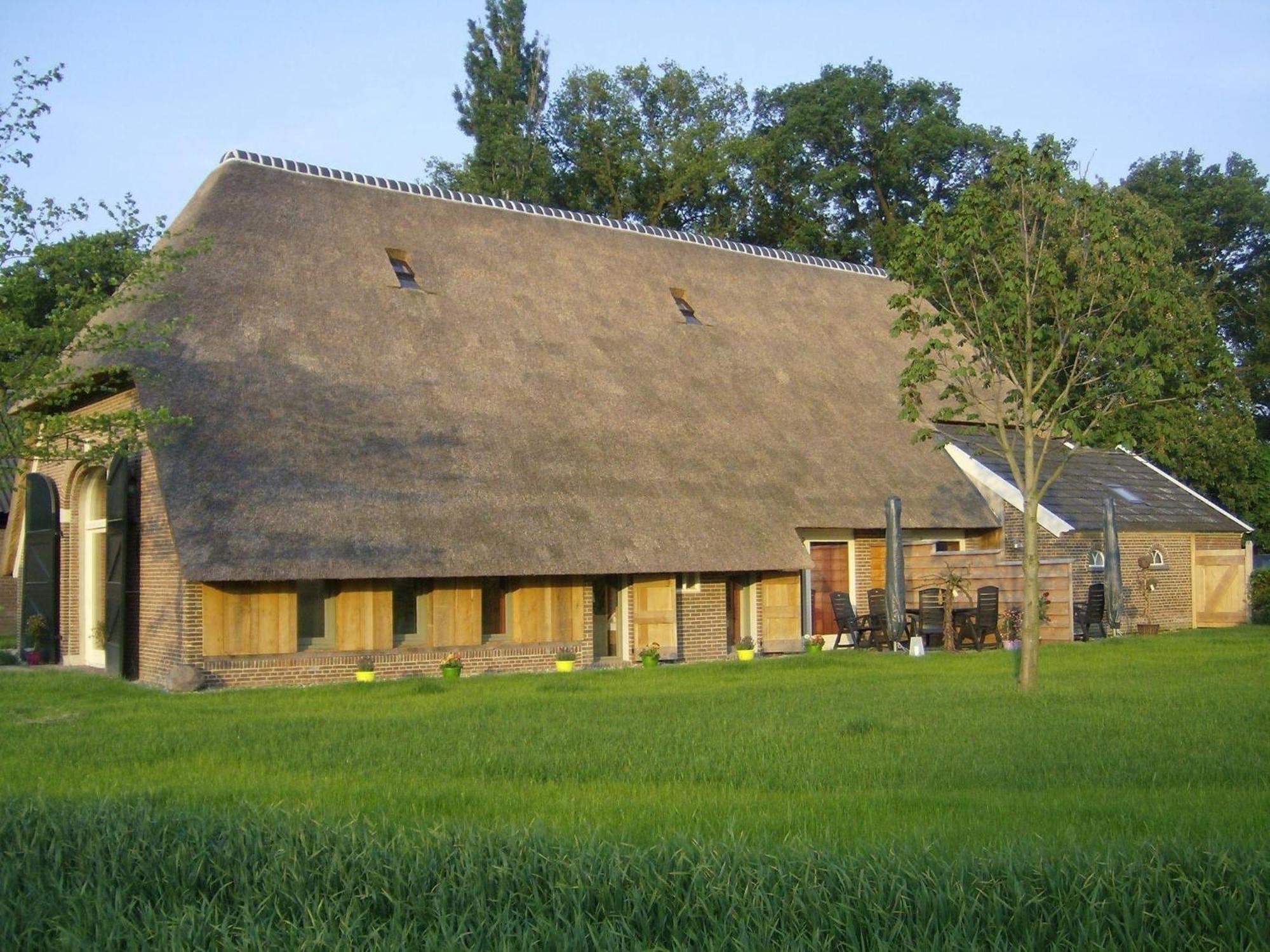 Quaint Farmhouse In Geesteren With Meadow View מראה חיצוני תמונה